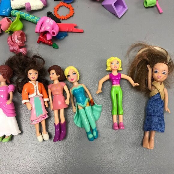 10 Polly Pocket Dolls‎ w/ a ton of cloths, accessories and furniture - Picture 2 of 10